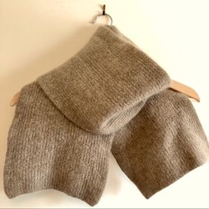 Banana Republic oatmeal cashmere scarf